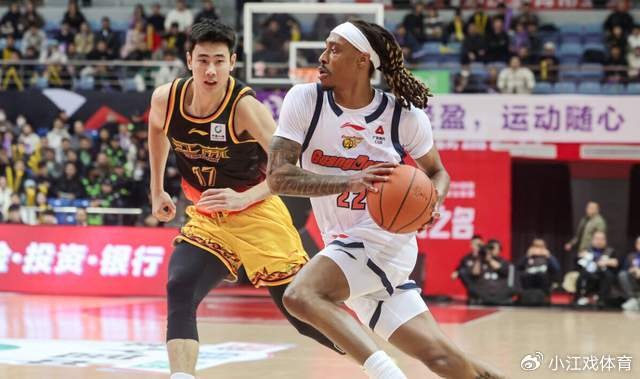 AG体育-广东第一混子外援出现！场均8分还拿500万大合同，杜锋忍无可忍|广东男篮|麦考尔|崔永熙|焦泊乔|比赛_新浪体育_新浪新闻